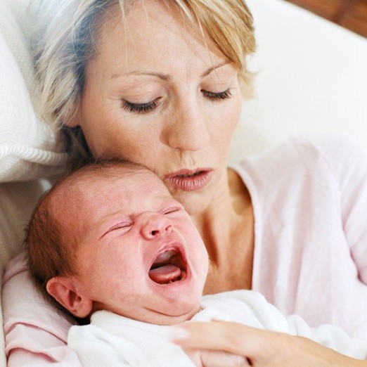Почему новорожденный малыш плохо спит?