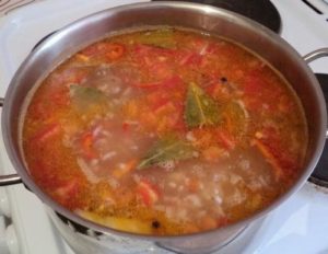 Как приготовить суп из консервированной кильки?