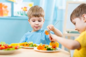 Что должен употреблять в пищу ребенок в три года?
