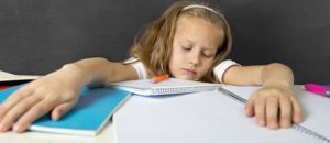 Что делать если ребёнок не хочет делать уроки?